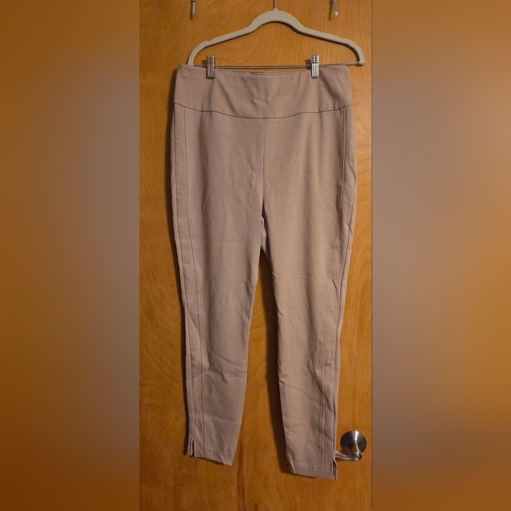 Women's Tan Leggings